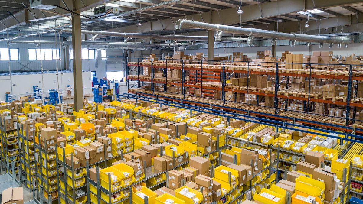 Mehrwertsteuer auf digitale Produkte: Notizbuch und Taschenrechner